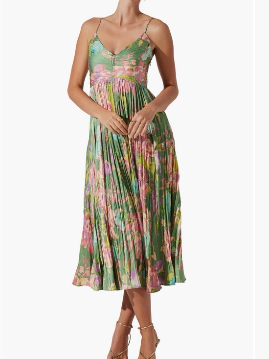 Astr Dresses & Skirts - ASTR the Label Blythe Floral Pleated Midi Dress - Green Pink NWT